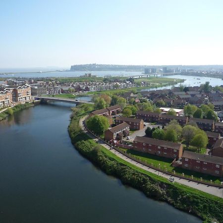 Century Wharf Apartments By Urban Space Cardiff Luaran gambar