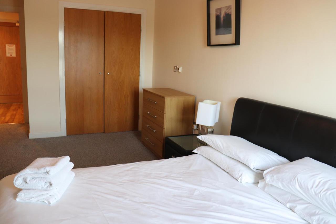 Century Wharf Apartments By Urban Space Cardiff Luaran gambar