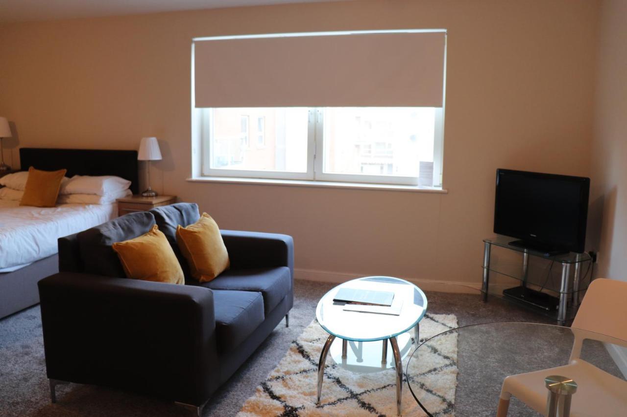 Century Wharf Apartments By Urban Space Cardiff Luaran gambar