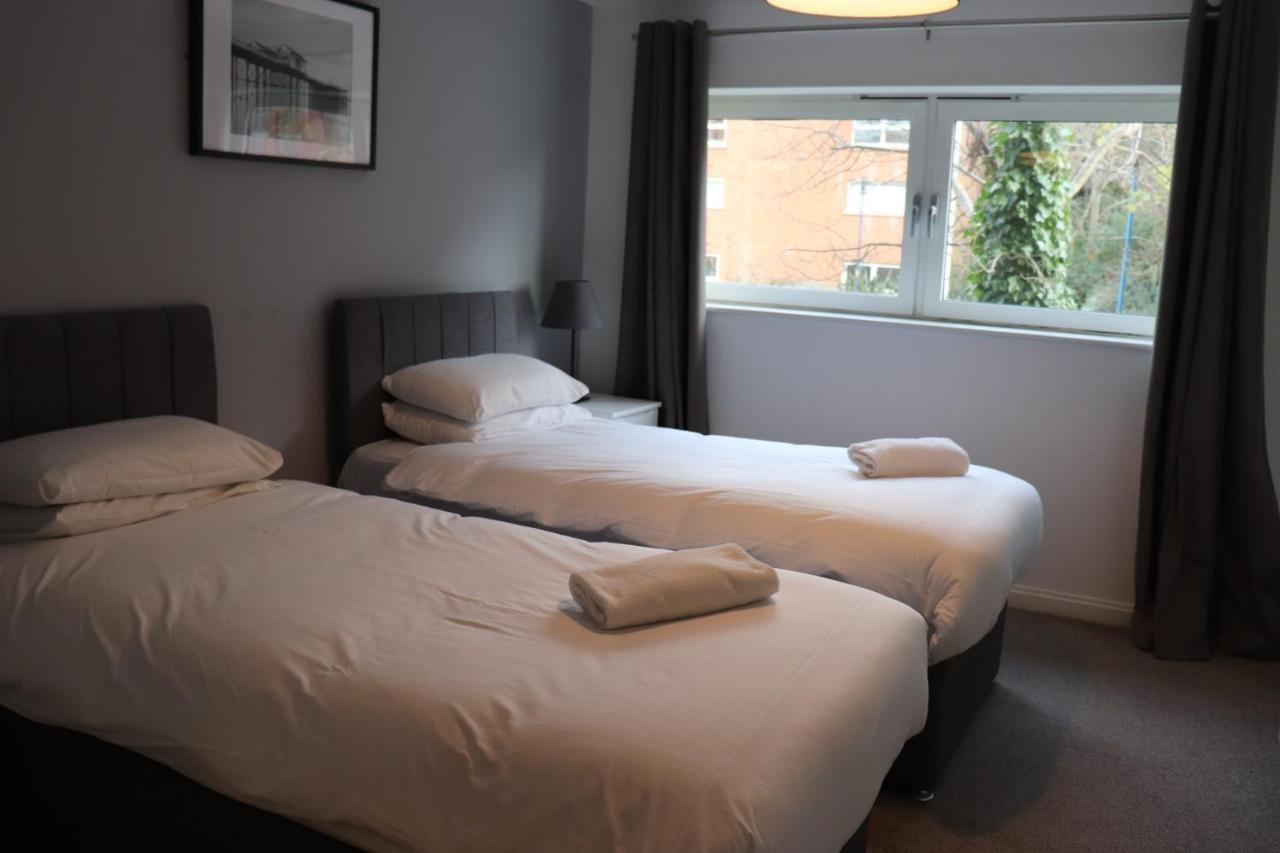Century Wharf Apartments By Urban Space Cardiff Luaran gambar