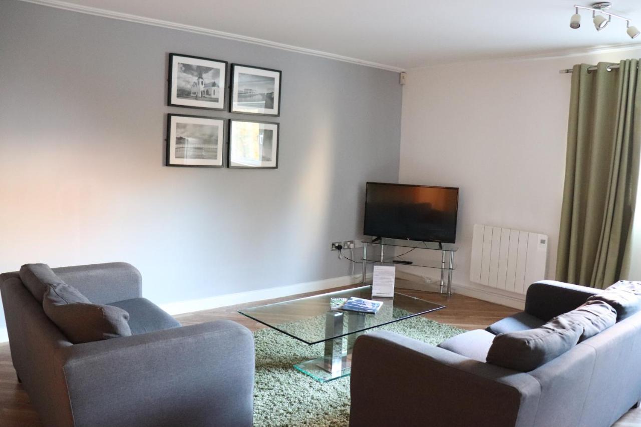 Century Wharf Apartments By Urban Space Cardiff Luaran gambar