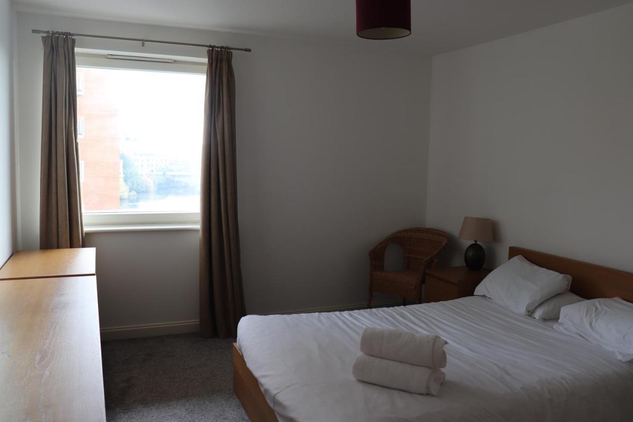 Century Wharf Apartments By Urban Space Cardiff Luaran gambar