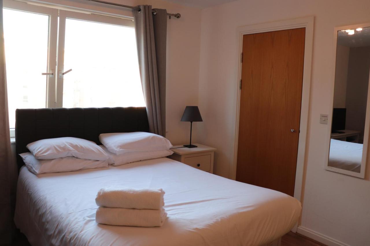 Century Wharf Apartments By Urban Space Cardiff Luaran gambar