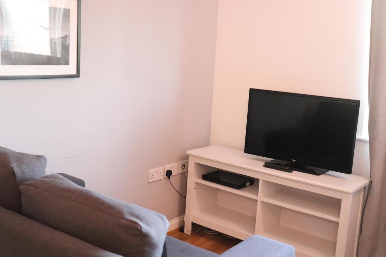 Century Wharf Apartments By Urban Space Cardiff Luaran gambar