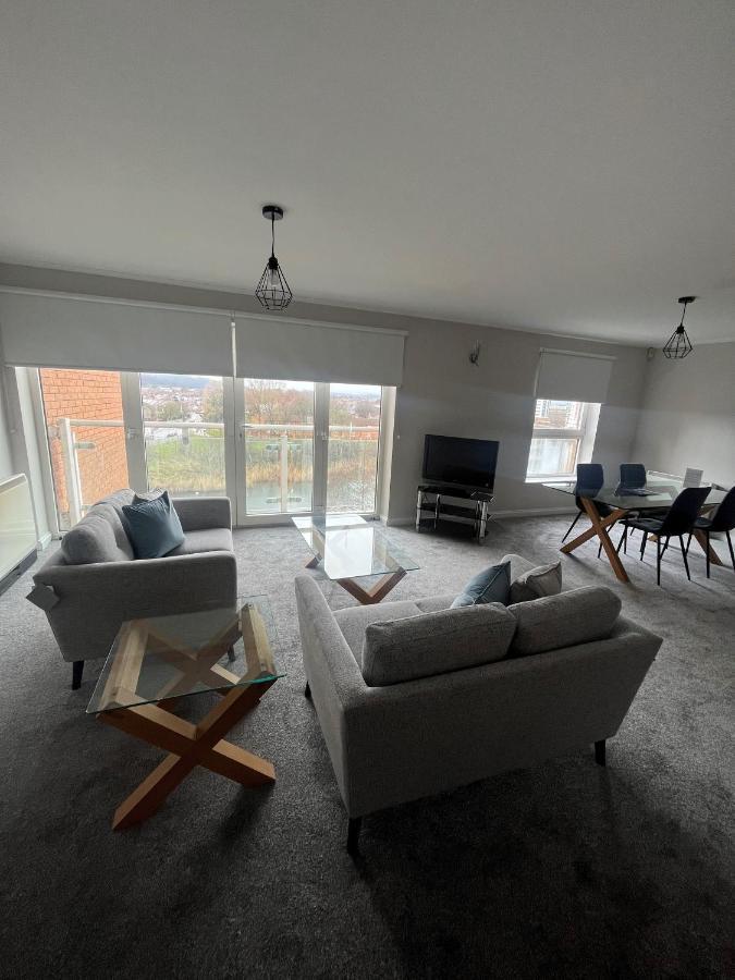 Century Wharf Apartments By Urban Space Cardiff Luaran gambar