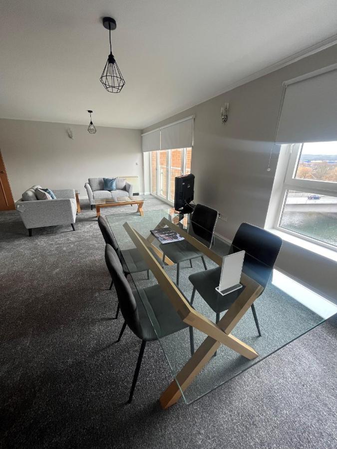Century Wharf Apartments By Urban Space Cardiff Luaran gambar