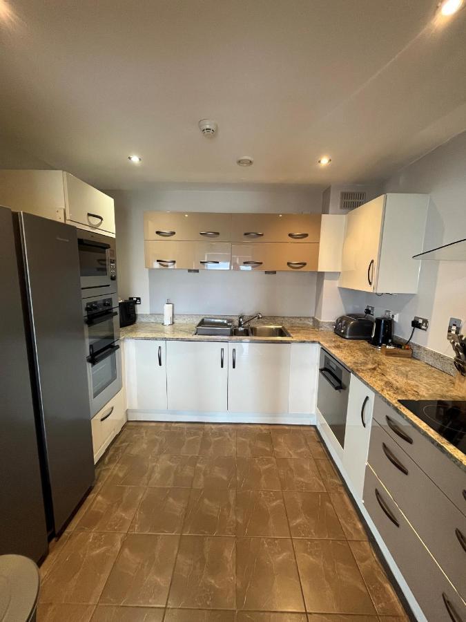 Century Wharf Apartments By Urban Space Cardiff Luaran gambar