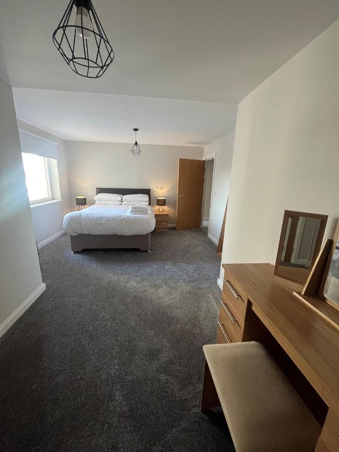 Century Wharf Apartments By Urban Space Cardiff Luaran gambar