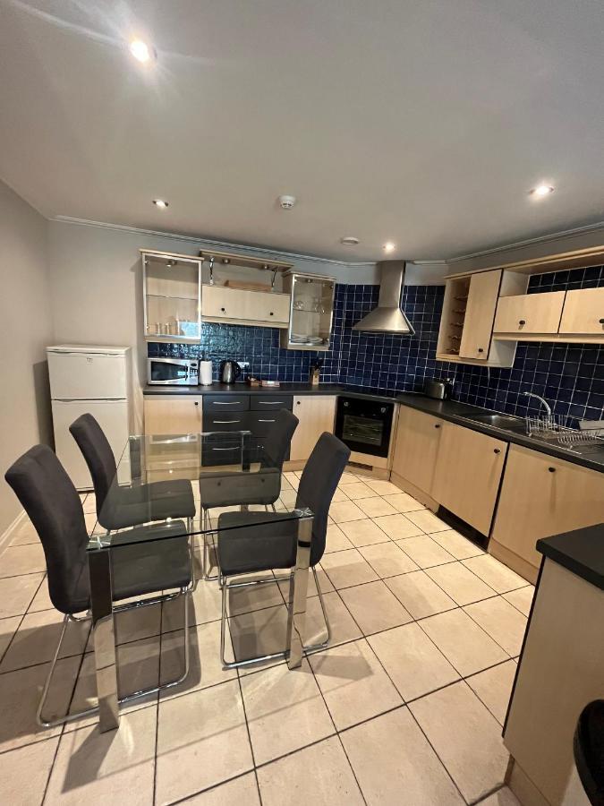 Century Wharf Apartments By Urban Space Cardiff Luaran gambar