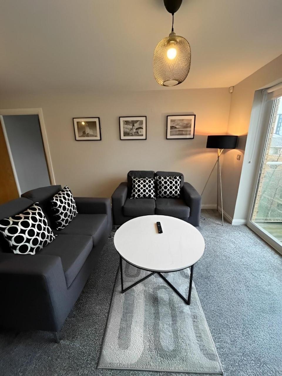 Century Wharf Apartments By Urban Space Cardiff Luaran gambar