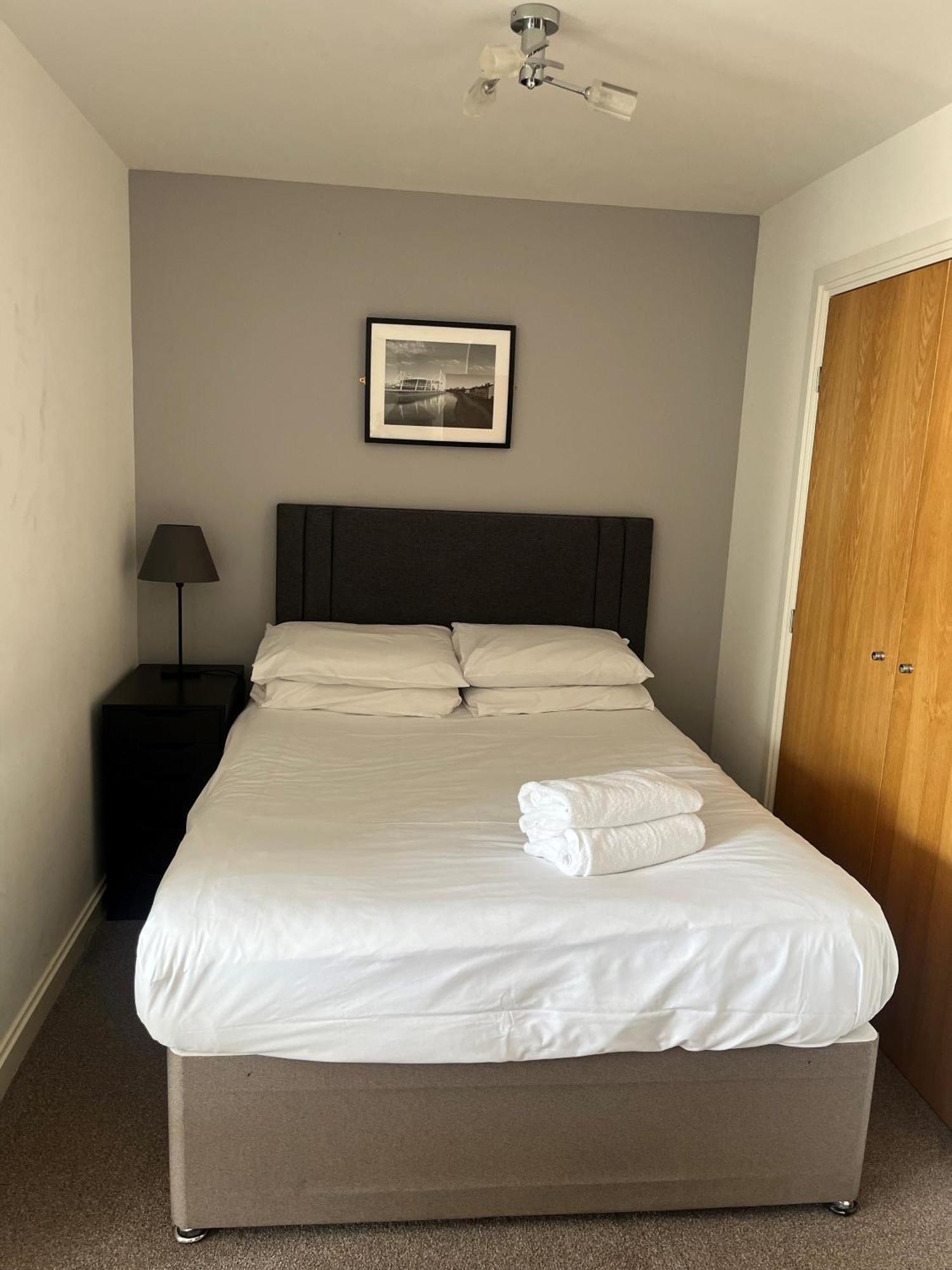 Century Wharf Apartments By Urban Space Cardiff Luaran gambar